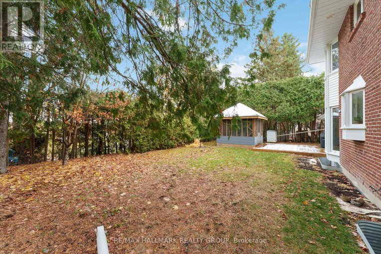 29123491/19-kingsford-crescent/beaverbrook/ottawa/ontario/K2K1T5_30