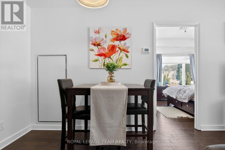 29362714/204-310-centrum-boulevard/bilberry-creekqueenswood-heights/ottawa/ontario/K1E0A3_14