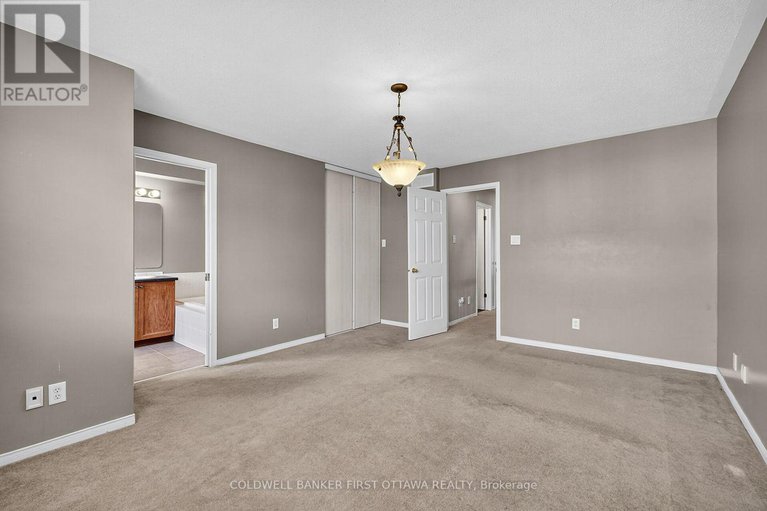 29109622/1249-klondike-road/morgans-grantsouth-march/ottawa/ontario/K2W1E1_29