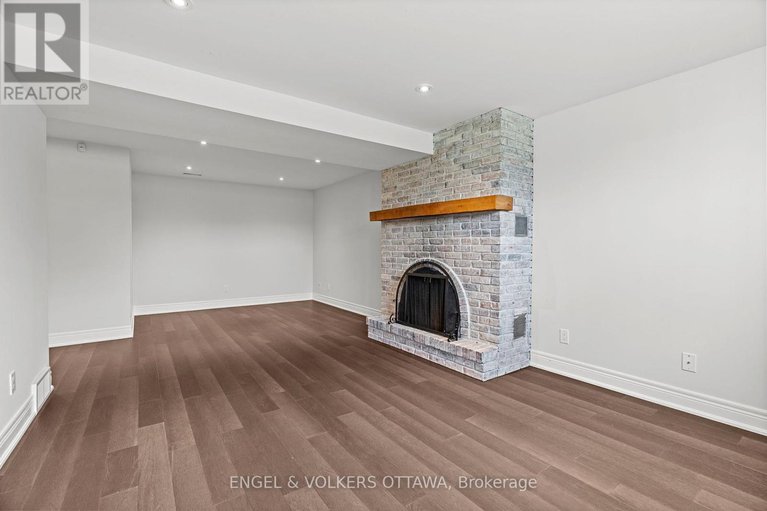 28479228/20-assiniboine-drive/borden-farmstewart-farmcarleton-heightsparkwood-hills/ottawa/ontario/K2E5R7_23