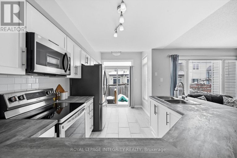 29413396/329-brigitta-street/emerald-meadowstrailwest/ottawa/ontario/K2S0H9_14