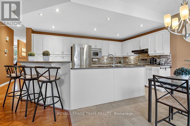 28929559/22-birchfield-avenue/emerald-meadowstrailwest/ottawa/ontario/K2M2N5_13