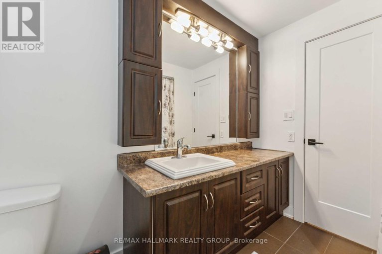 28618347/2425-ogilvie-road/beacon-hill-north/ottawa/ontario/K1J7N3_24