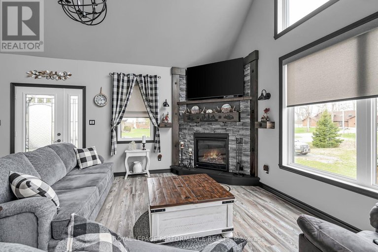 28367279/4923-juliette-street/south-glengarry-charlottenburgh-twp/south-glengarry/ontario/K0C1S0_20