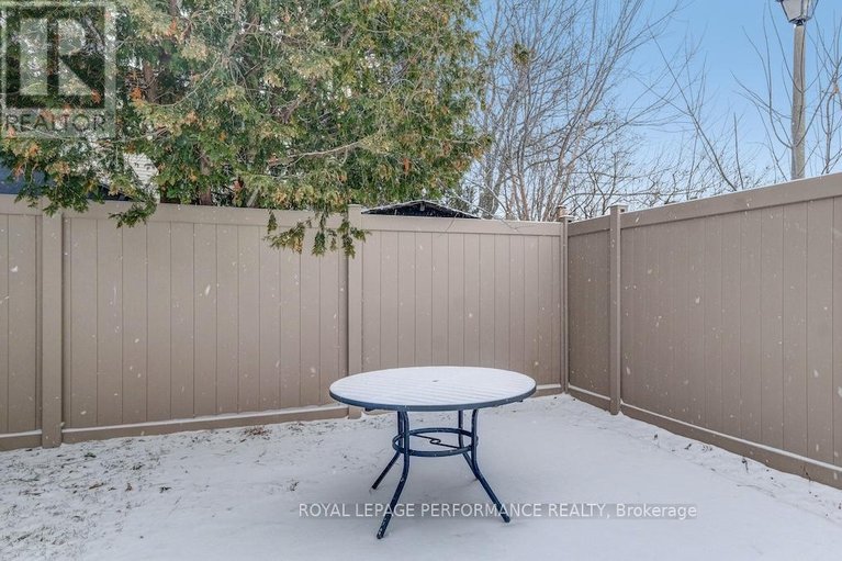 29576627/32-brando-crescent/hunt-club-parkgreenboro/ottawa/ontario/K1T2E3_33