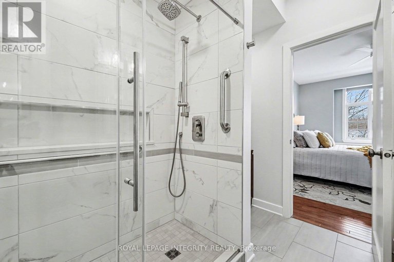 29607399/15-marsh-sparrow-private/morgans-grantsouth-march/ottawa/ontario/K2K3P1_27