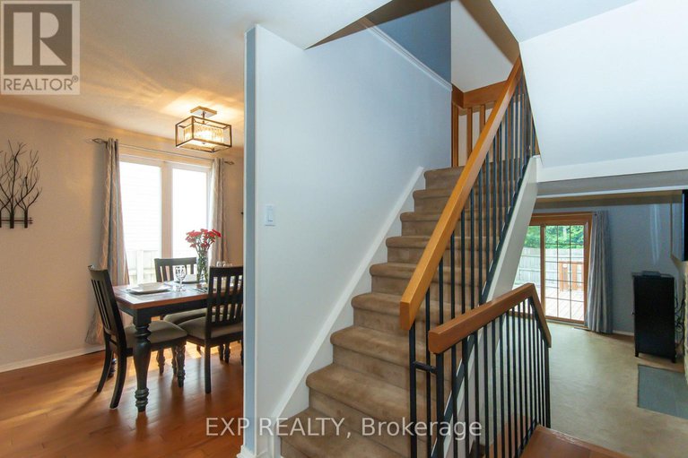 28588528/1576-st-georges-street/bilberry-creekqueenswood-heights/ottawa/ontario/K1E2M9_18