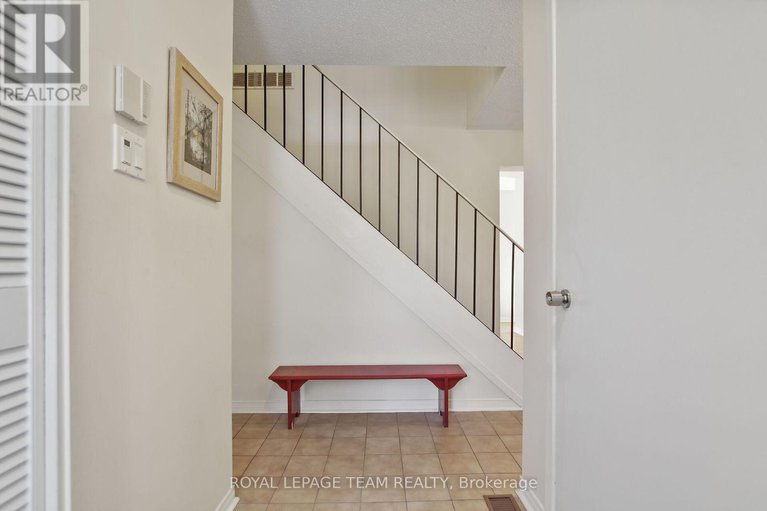 28804584/484-hazeldean-road-unit-1/ottawa/ontario/K2L1V4_6