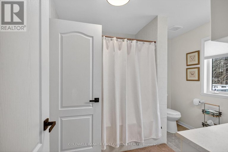 29480327/2960-ernside-crescent/cumberland-estates/ottawa/ontario/K4C1B6_19