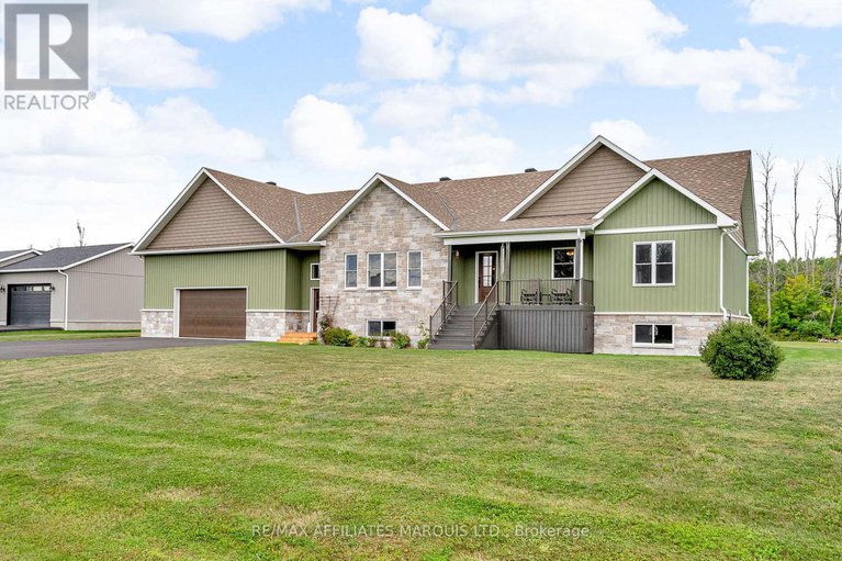 28797293/6840-lalonde-boulevard/south-glengarry-charlottenburgh-twp/south-glengarry/ontario/K0C2E0_2