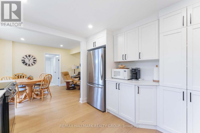 29123491/19-kingsford-crescent/beaverbrook/ottawa/ontario/K2K1T5_13