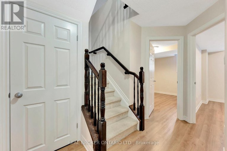 29027595/778a-chapman-mills-drive/strandherd/ottawa/ontario/K2J3V2_12