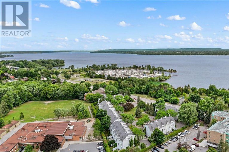 28557044/14-27-forsyth-lane/crystal-beach/ottawa/ontario/K2H9H2_47