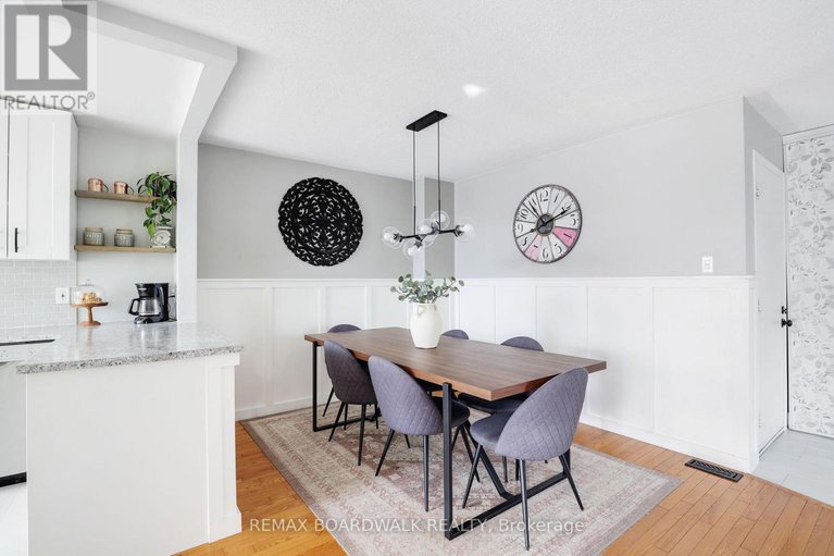 29374178/2094-sunland-drive/fallingbrookgardenway-south/ottawa/ontario/K4A3L1_8