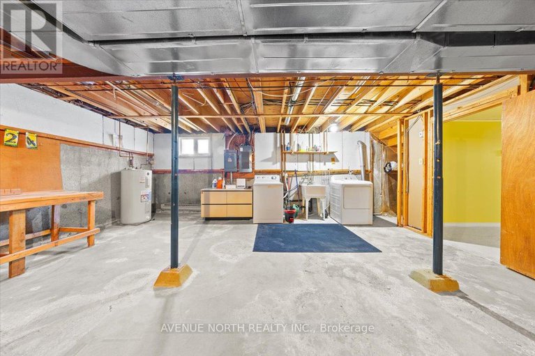 29292329/24-parkmount-crescent/sheahan-estatestrend-village/ottawa/ontario/K2H5T4_37