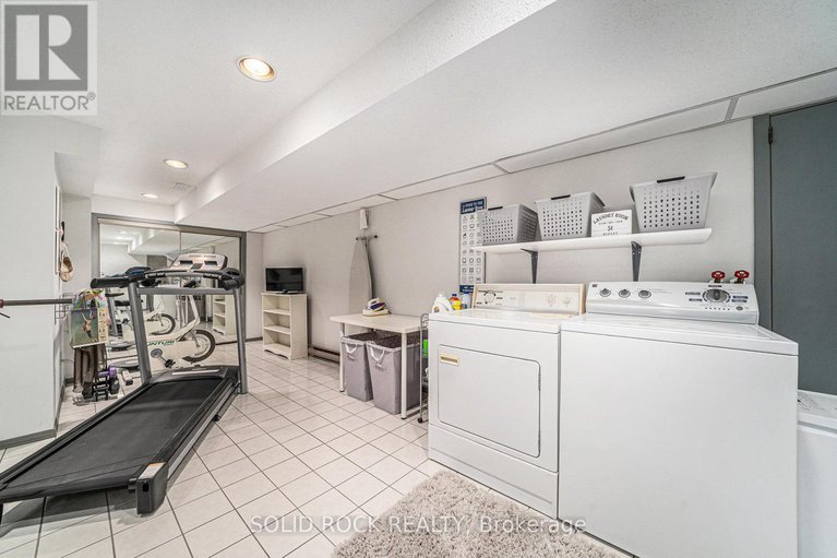28650656/19-cullen-court/craig-henrywoodvale/ottawa/ontario/K2G4Z2_25