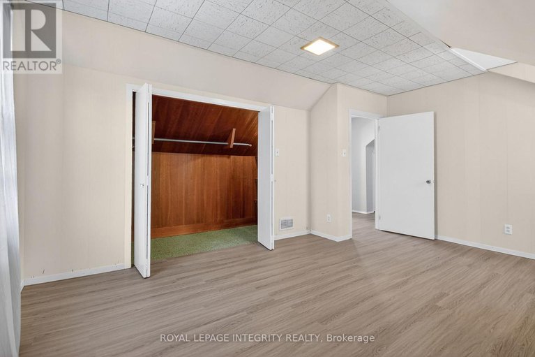 29192840/230-smyth-road/alta-vistafaircrest-heights/ottawa/ontario/K1H5A2_32