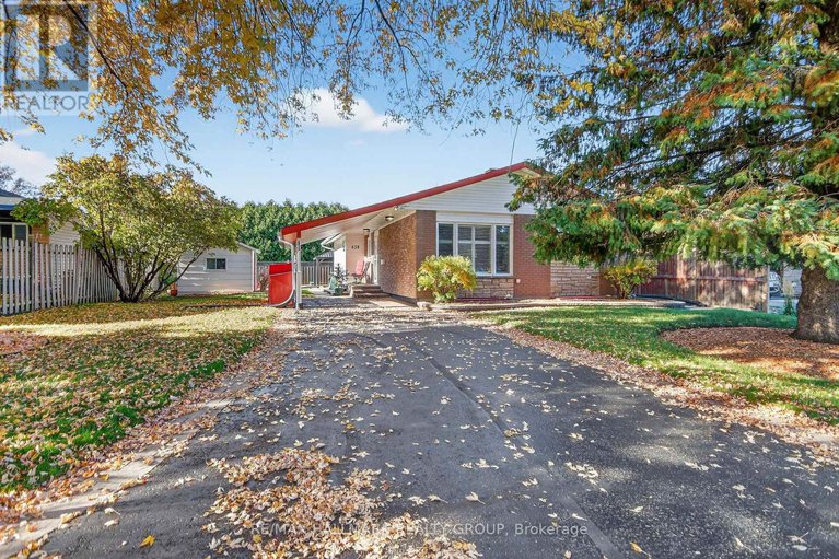 29053802/838-balsam-drive/chatelaine-village/ottawa/ontario/K1E1B7_1