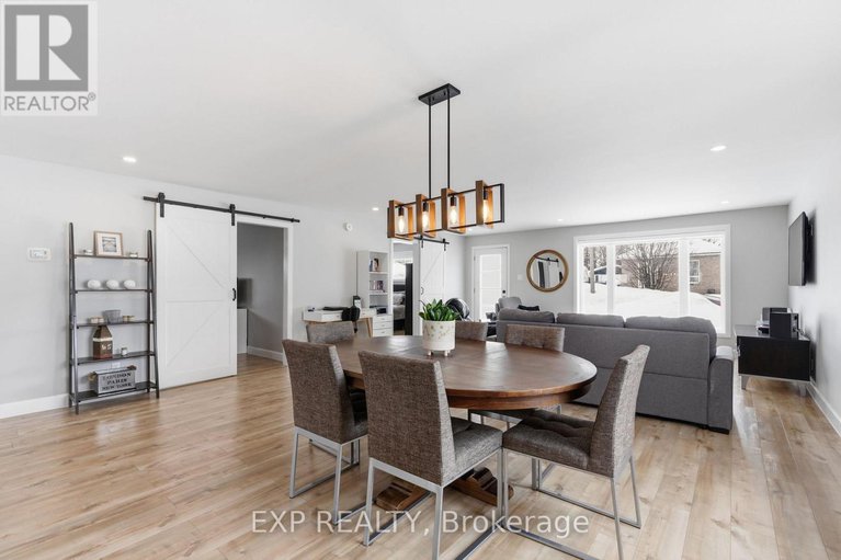 29381359/850-chapman-street/town-of-rockland/clarence-rockland/ontario/K4K1E6_9