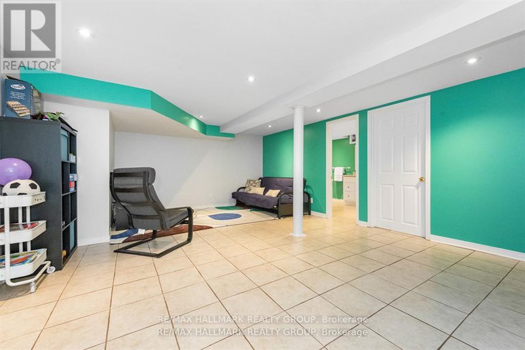 29395719/9-newbury-avenue/borden-farmstewart-farmcarleton-heightsparkwood-hills/ottawa/ontario/K2E6K7_27