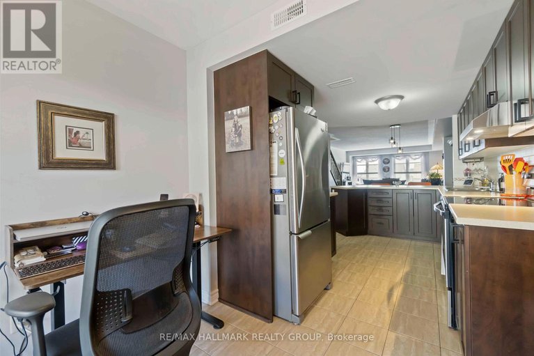 28641844/14-1124-docteur-corbeil-boulevard/town-of-rockland/clarence-rockland/ontario/K4K0G9_16