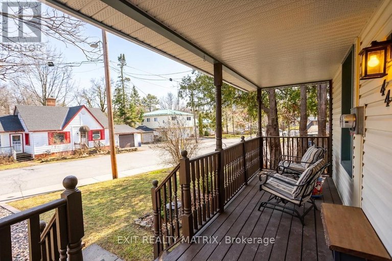 29642729/44-mill-street/village-of-russell/russell/ontario/K4R1E1_4