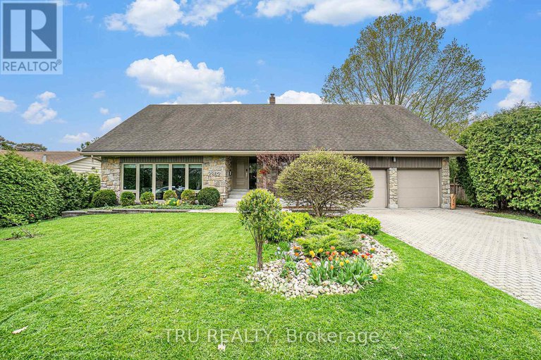 28288909/2302-fox-crescent/whitehaven/ottawa/ontario/K2B7K6_2