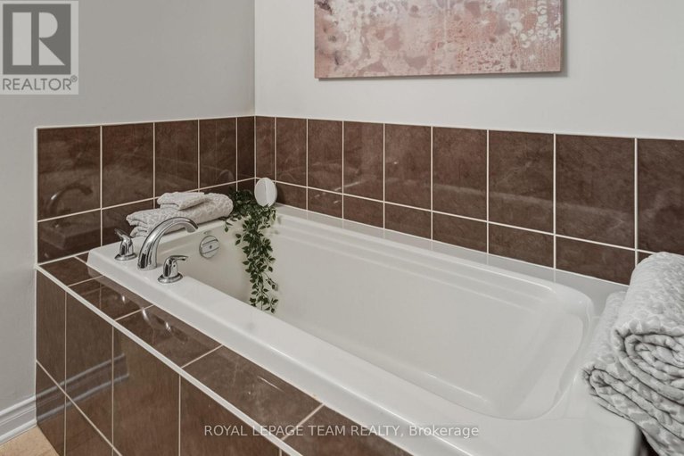 29225348/224-opus-street/emerald-meadowstrailwest/ottawa/ontario/K2S0J1_28