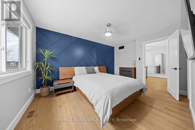 29250494/2065-breezewood-street/springridgeeast-village/ottawa/ontario/K4A4R8_22