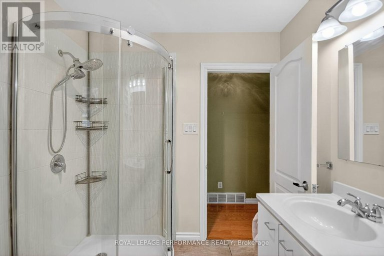 29602212/1879-sharel-drive/urbandale-acres/ottawa/ontario/K1H6W3_14