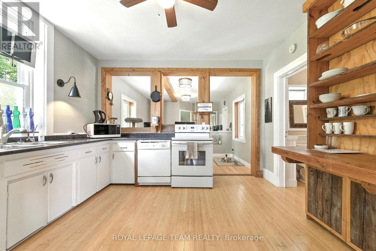 28601019/81-york-street/lanark-highlands-lanark-village/lanark-highlands/ontario/K0G1K0_14
