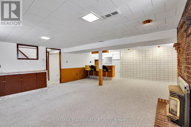 29432299/116-old-colony-road/glencairnhazeldean/ottawa/ontario/K2L1M2_34