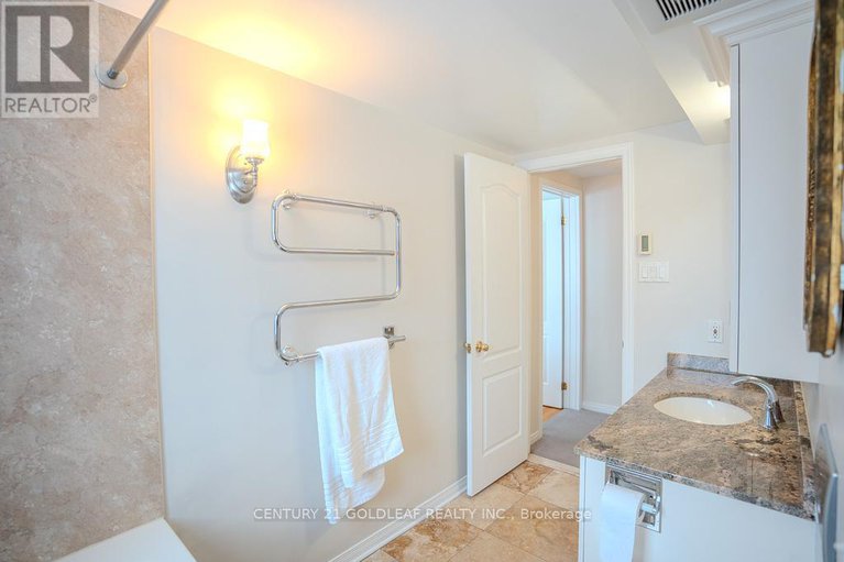 29418549/1075-north-river-road/overbrook/ottawa/ontario/K1K3V9_31