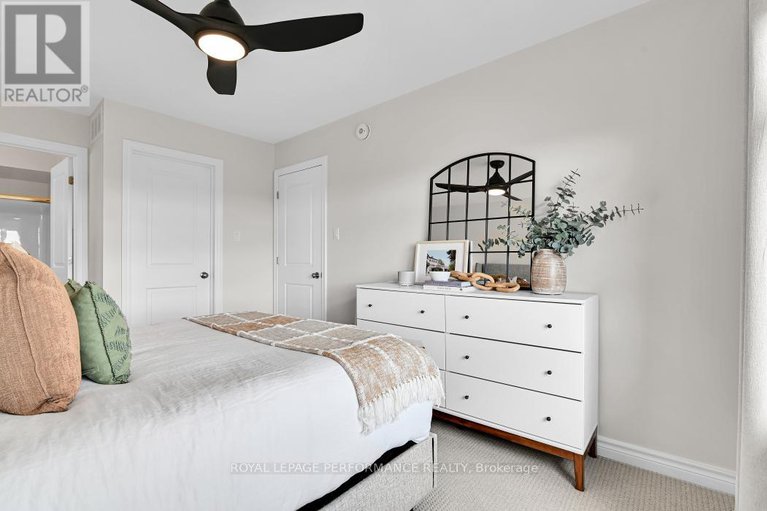 28973137/22-verglas-lane/mer-bleuebradley-estatesanderson-park/ottawa/ontario/K1W0P5_25