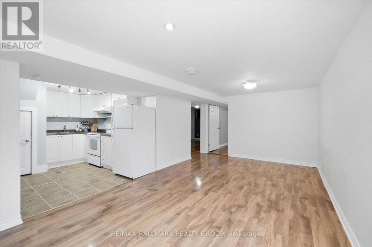 29377077/26-florette-street/cardinal-heights/ottawa/ontario/K1J7L4_25