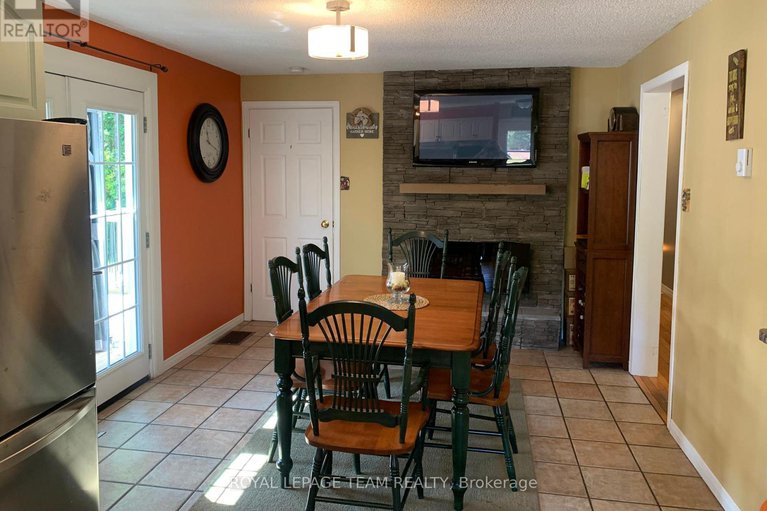 28823443/690-limerick-road/north-grenville-twp-kemptville-south/north-grenville/ontario/K0G1T0_4