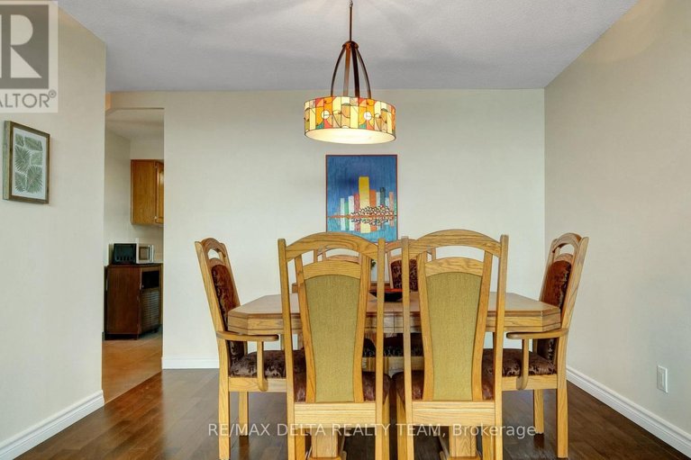 29672097/1001-555-brittany-drive/viscount-alexander-park/ottawa/ontario/K1K4C5_11