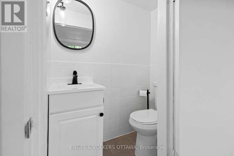 28957865/329-hamilton-avenue-s/civic-hospital/ottawa/ontario/K1Y1C4_24