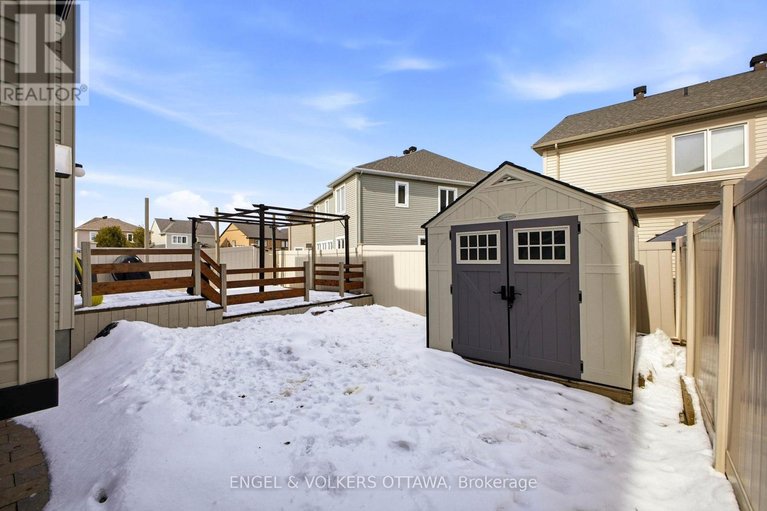 29515516/252-rue-des-soldats-riendeau-street/half-moon-bay/ottawa/ontario/K2J5Z4_42