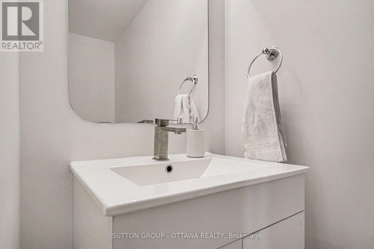 29455467/56-steele-park-private/cyrville/ottawa/ontario/K1J0J2_12