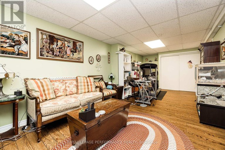 29622959/1893-hennessy-crescent/fallingbrookgardenway-south/ottawa/ontario/K4A3X8_24