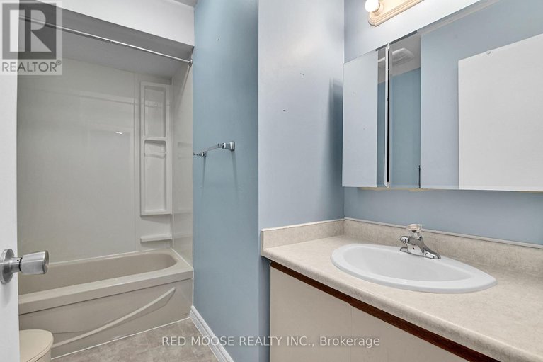 29480001/1983-greenvale-lane/chateauneuf/ottawa/ontario/K1C6E4_28