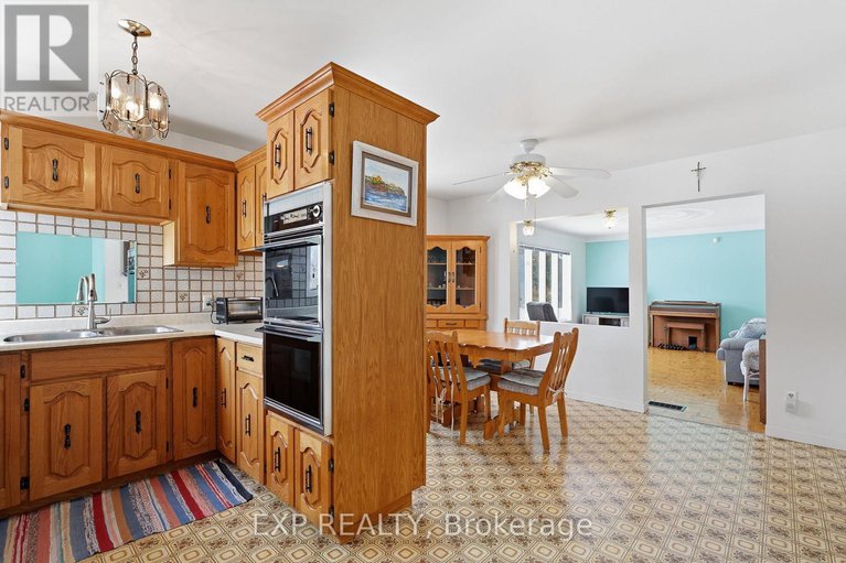 29393358/1776-labonte-street/clarencerockland-twp/clarence-rockland/ontario/K0A1N0_15