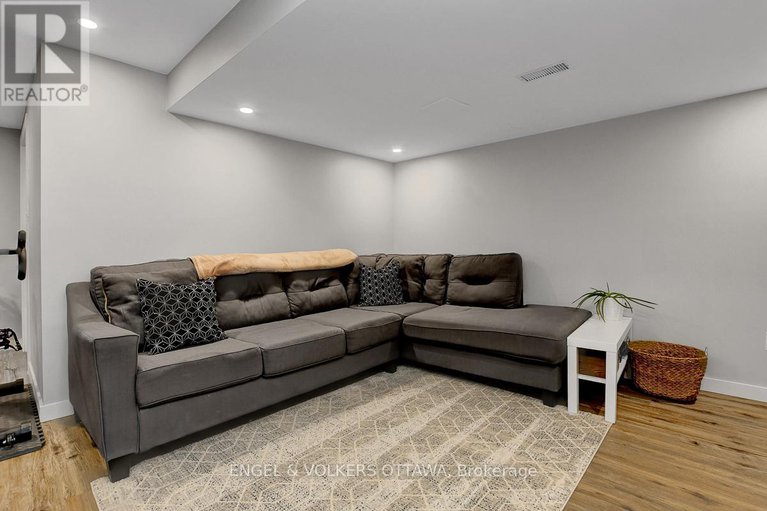 29355426/308-tabaret-street/emerald-meadowstrailwest/ottawa/ontario/K2M0B8_41