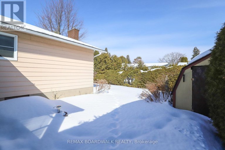 29432299/116-old-colony-road/glencairnhazeldean/ottawa/ontario/K2L1M2_48