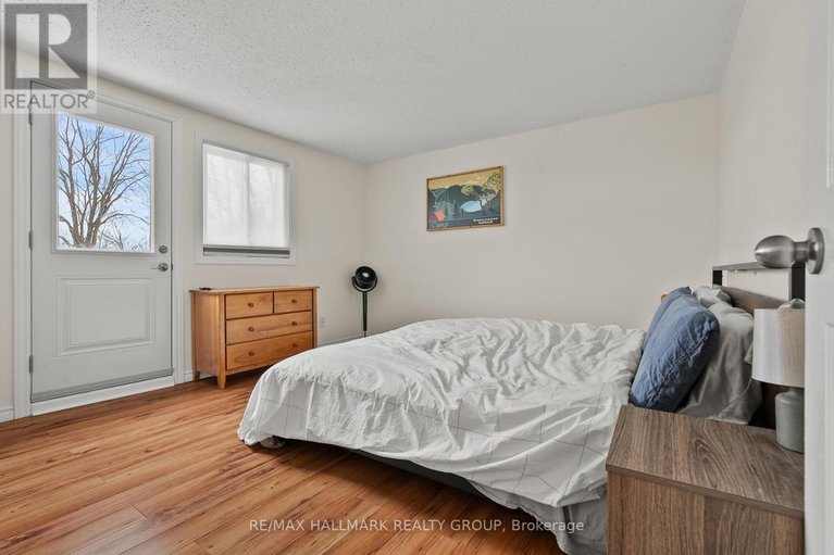 29460135/14-405-montfort-street/vanier/ottawa/ontario/K1L8G8_18