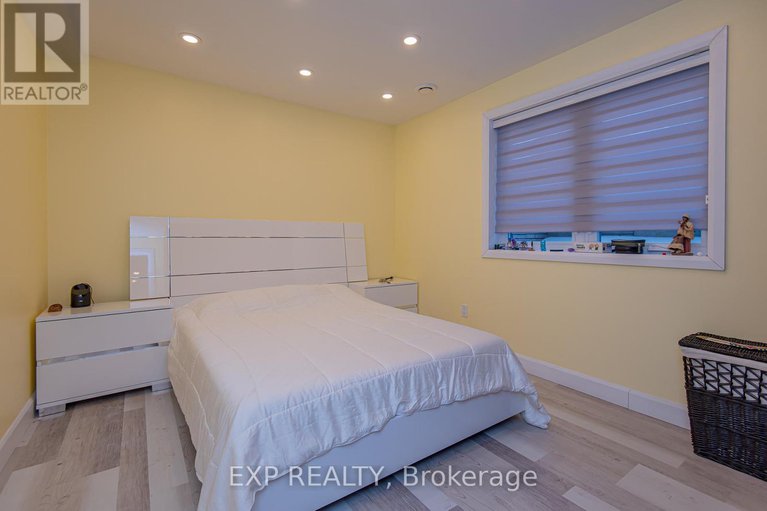 29367435/1473-rosebella-avenue-w/blossom-parkkemp-parkfindlay-creek/ottawa/ontario/K1T1E5_32