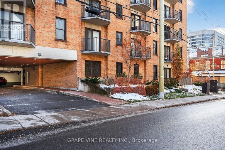 29544297/102-50-burnside-avenue/mechanicsville/ottawa/ontario/K1Y2M2_4