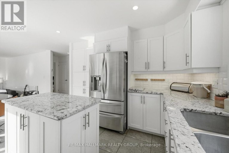 29425296/1660-country-walk-drive/chapel-hill/ottawa/ontario/K1C8E2_13