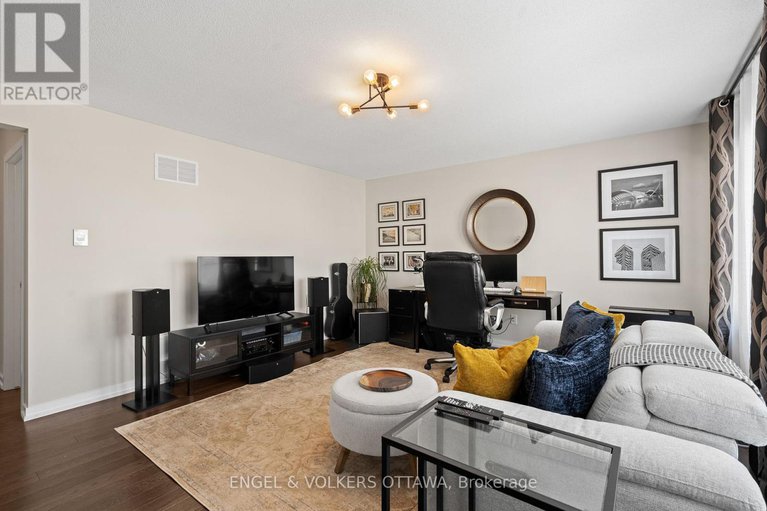 29373193/267-sceptre-way/emerald-meadowstrailwest/ottawa/ontario/K2V0C6_29